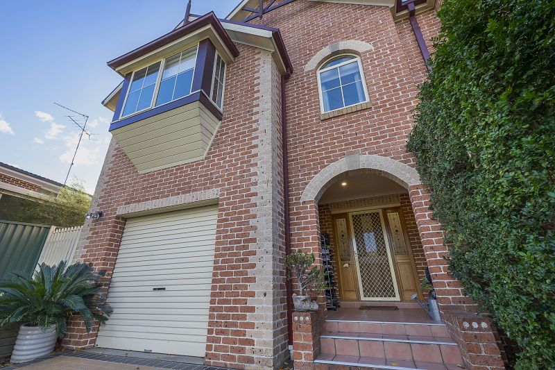 Real Estate For Lease 1/11 Griffiths Road Mcgraths Hill , NSW