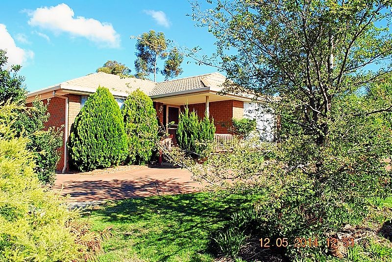 3 Carey Crescent, Bacchus Marsh - Thumbnail 2