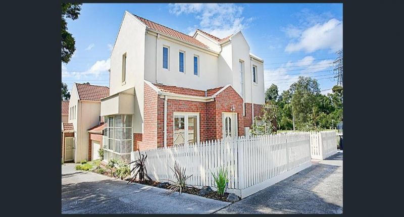 1/555 Waverley Road, Malvern East - Thumbnail 2