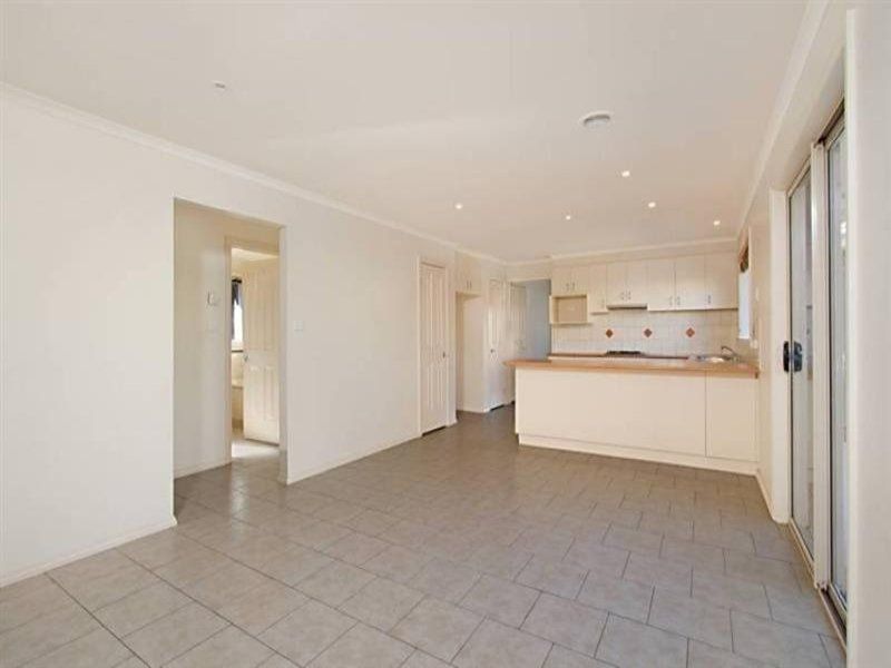 14 Kahan Close, Caroline Springs - Thumbnail 8