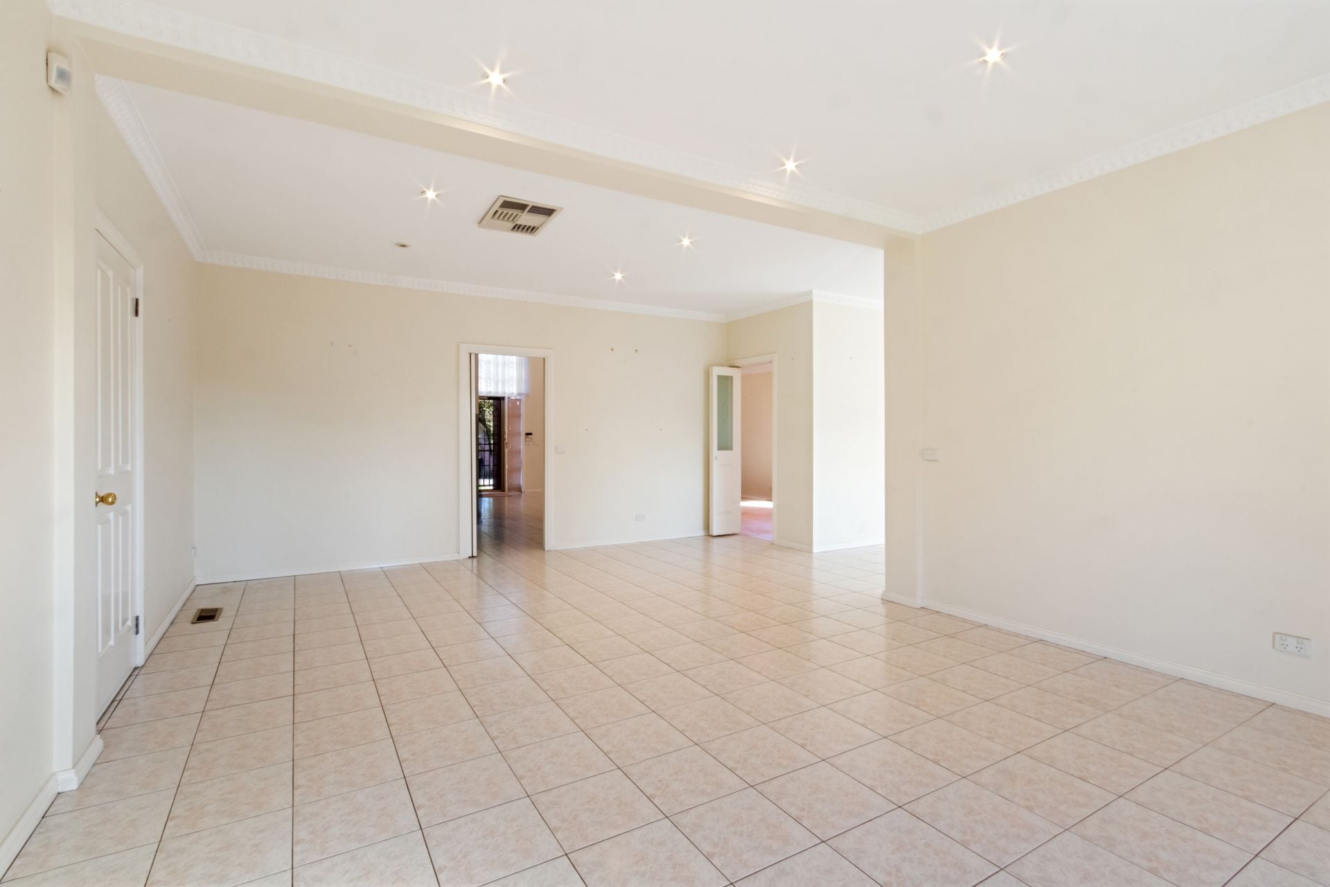 Big Home in Ideal Locale