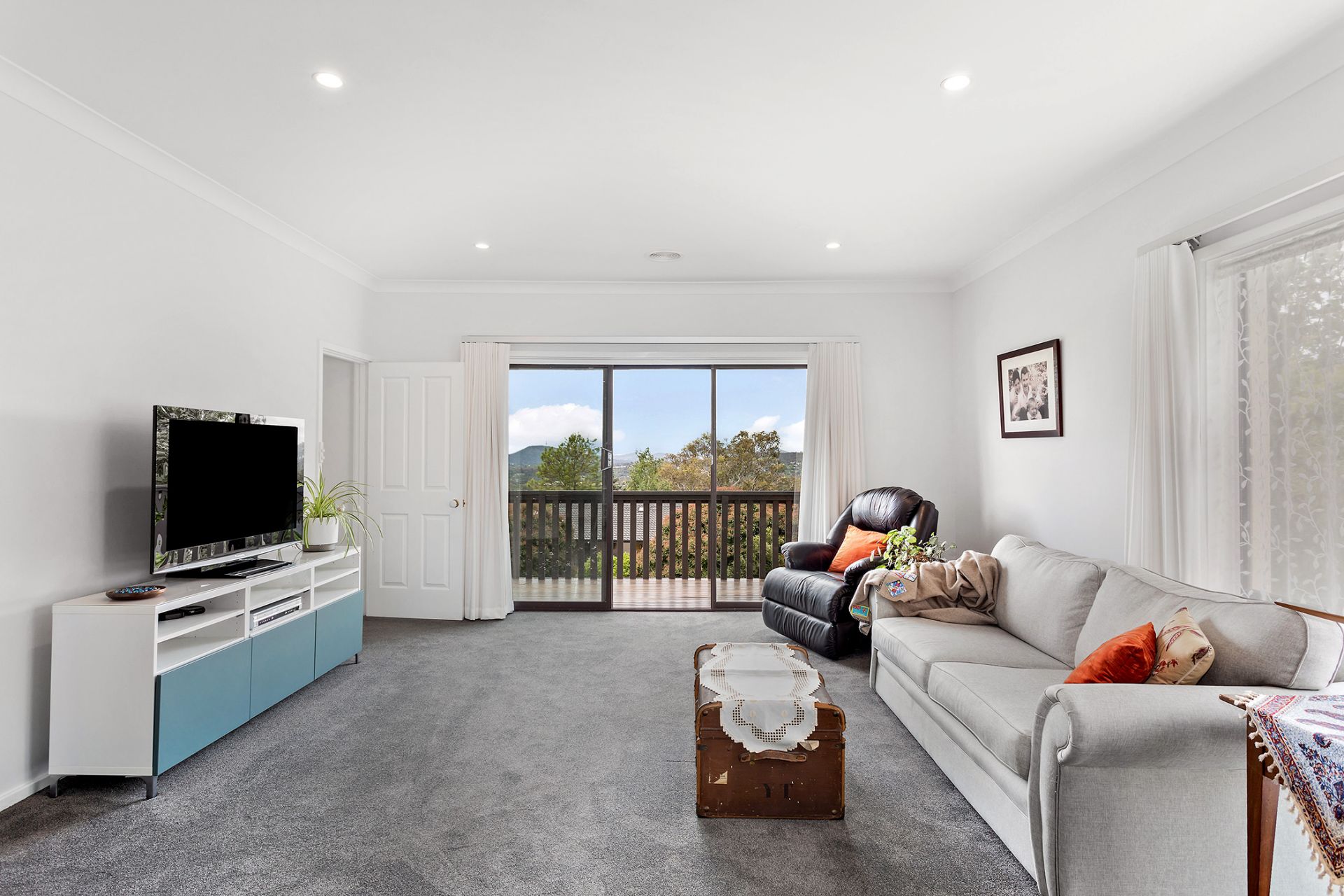 Real Estate For Lease - 8 Howarth Place - Chapman , ACT
