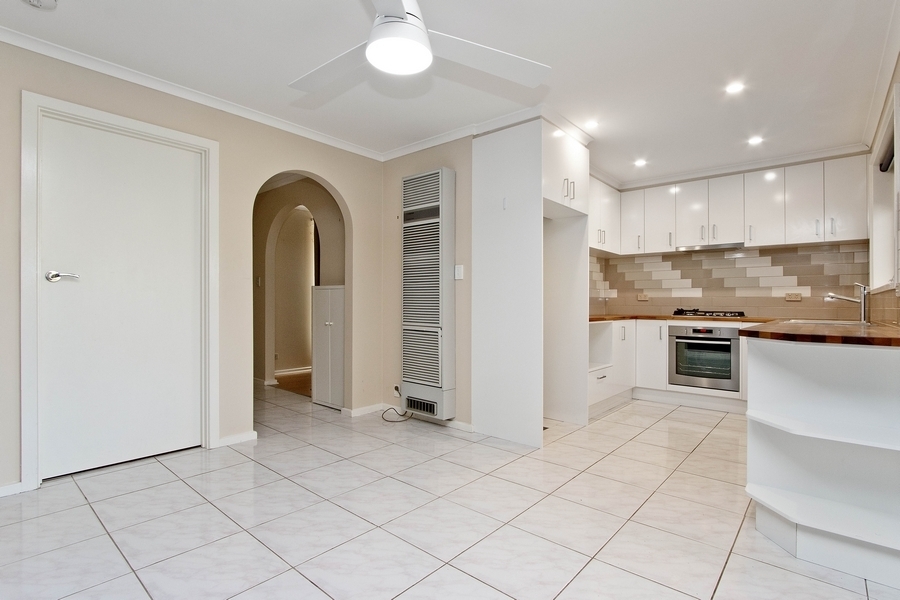 9 Queens Way Woodcroft 5162