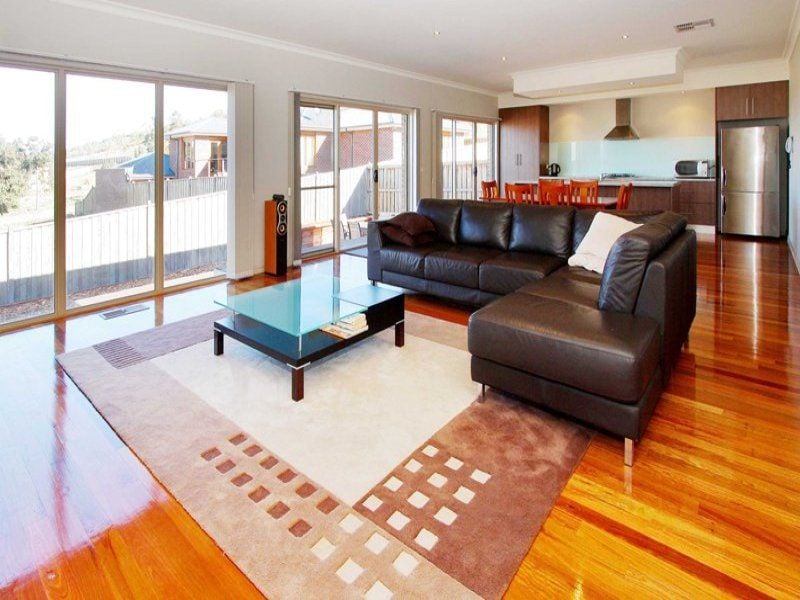 8 Thornholm Road, South Morang