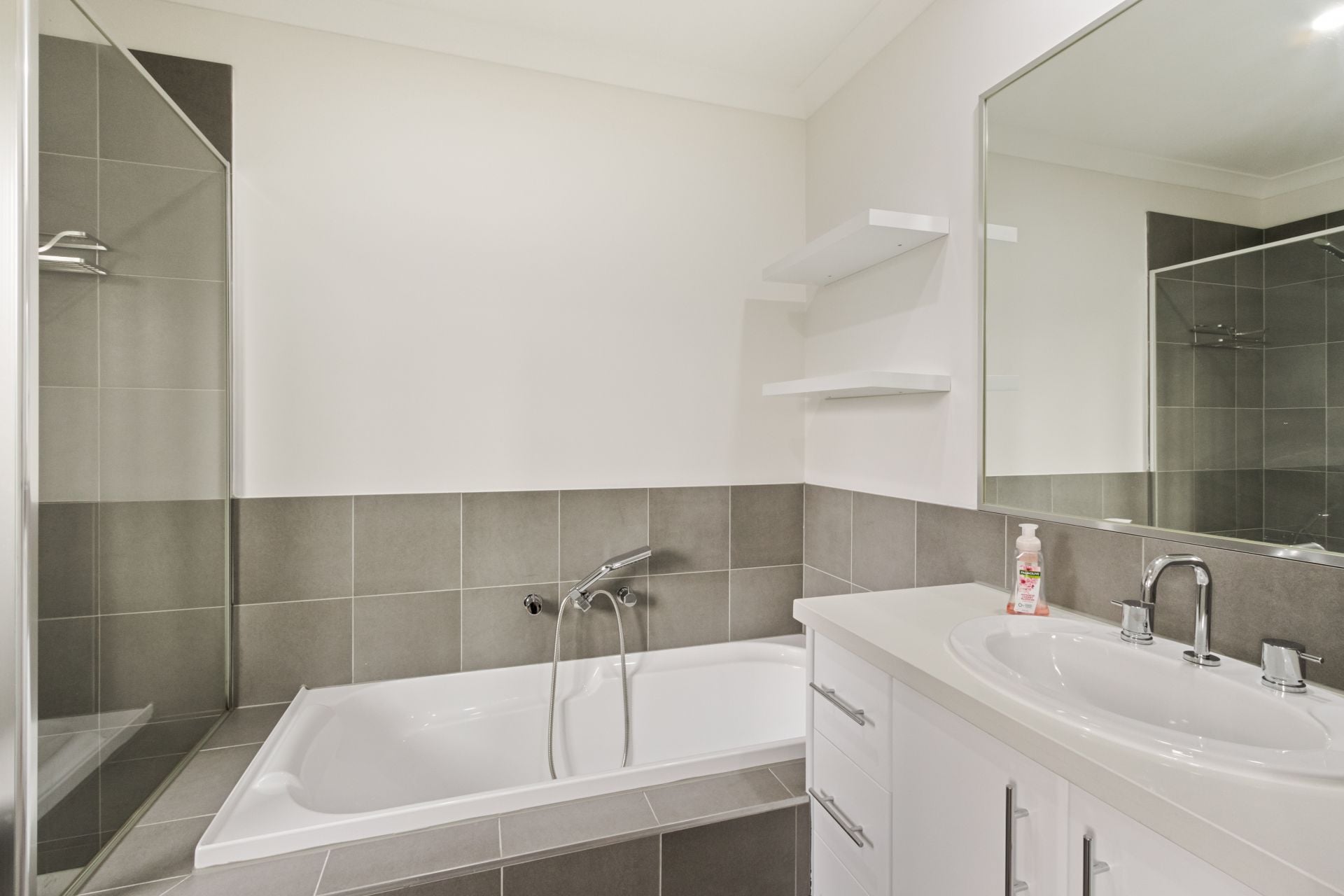 Luxurious Townhouse in Reservoir - Your Dream Home Awaits!