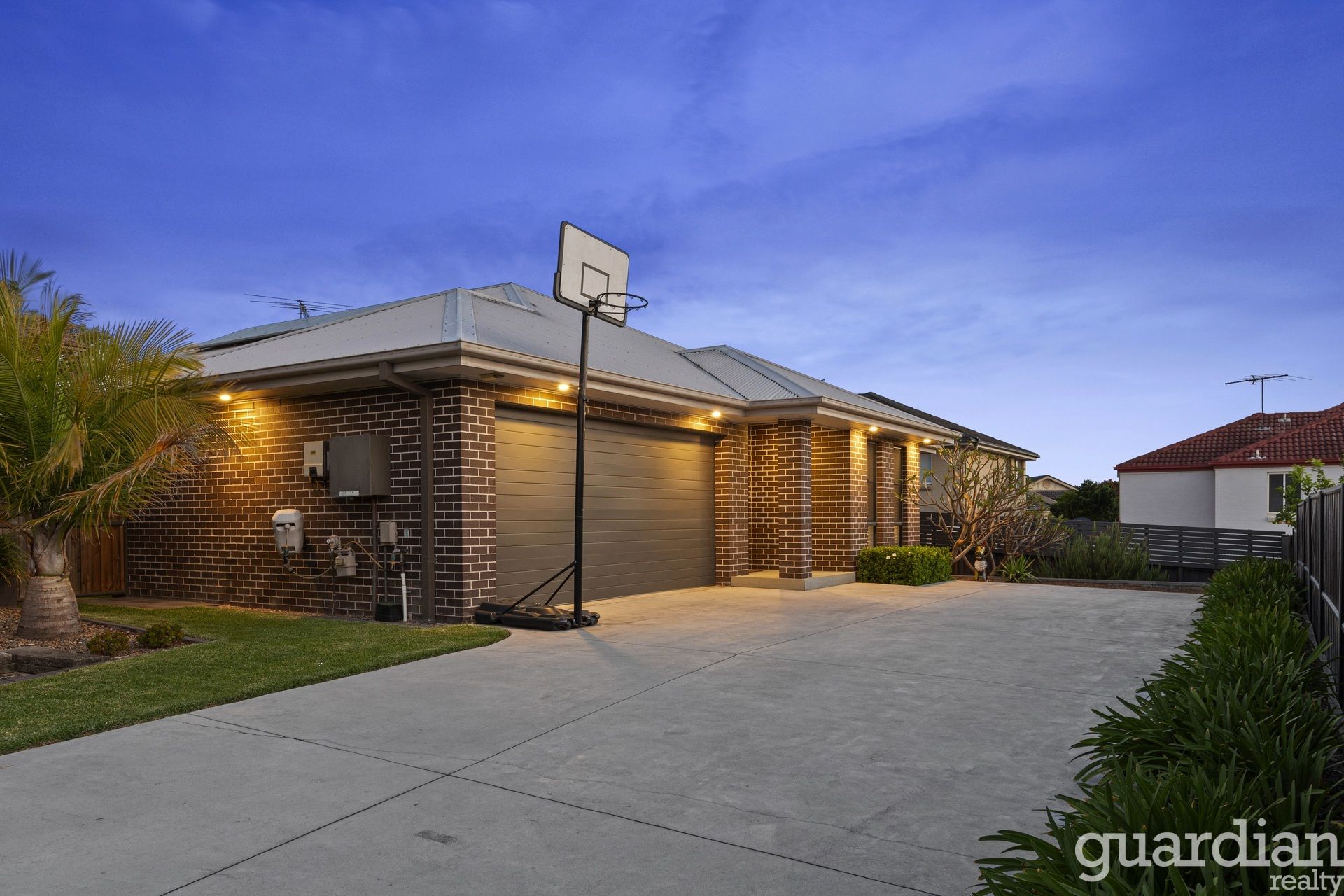 26 Chessington Terrace Beaumont Hills NSW, Beaumont Hills - Thumbnail 2