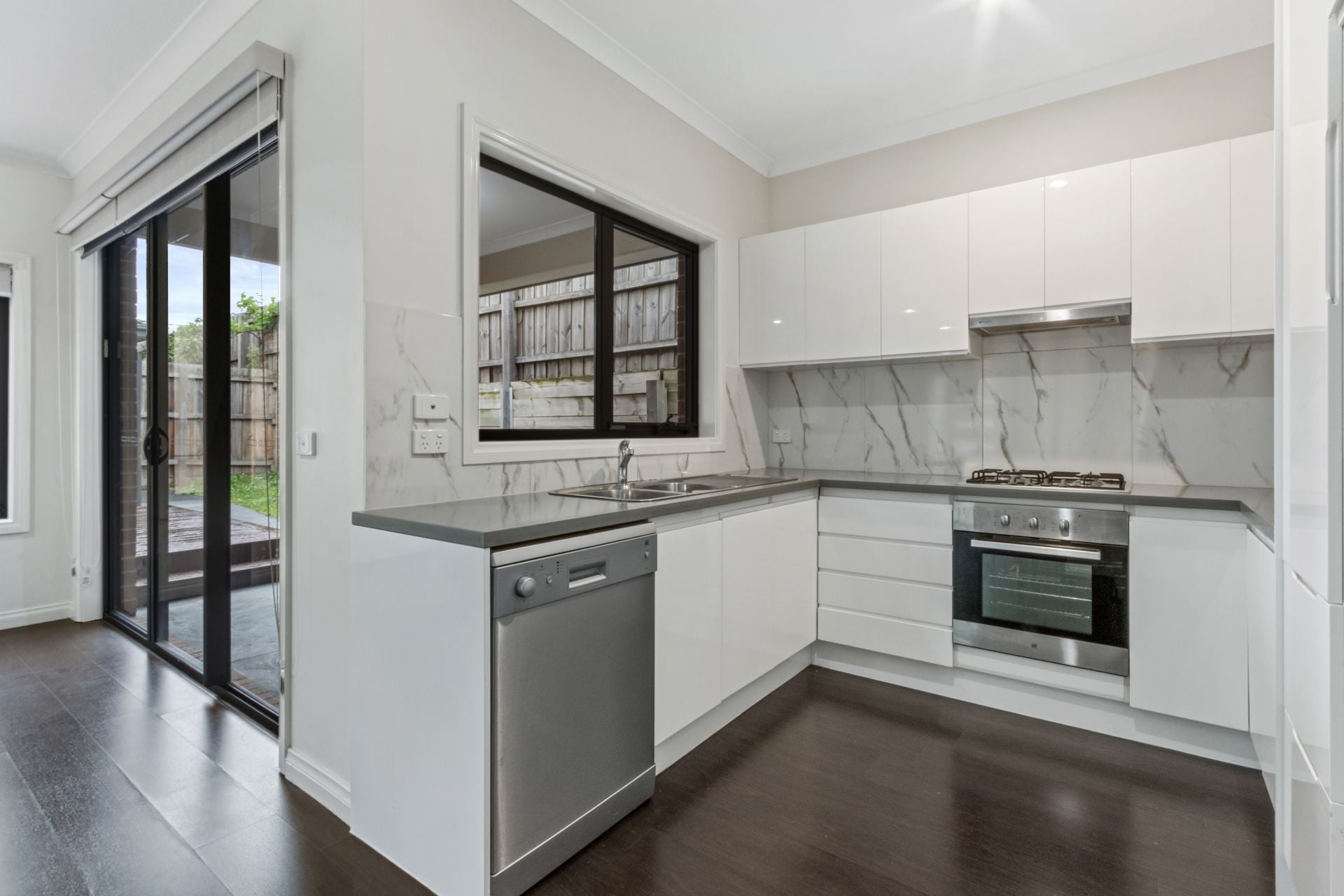 Modern 3-Bedroom Townhouse for Rent in Reservoir!