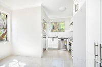 1/122 The Crescent, Homebush West