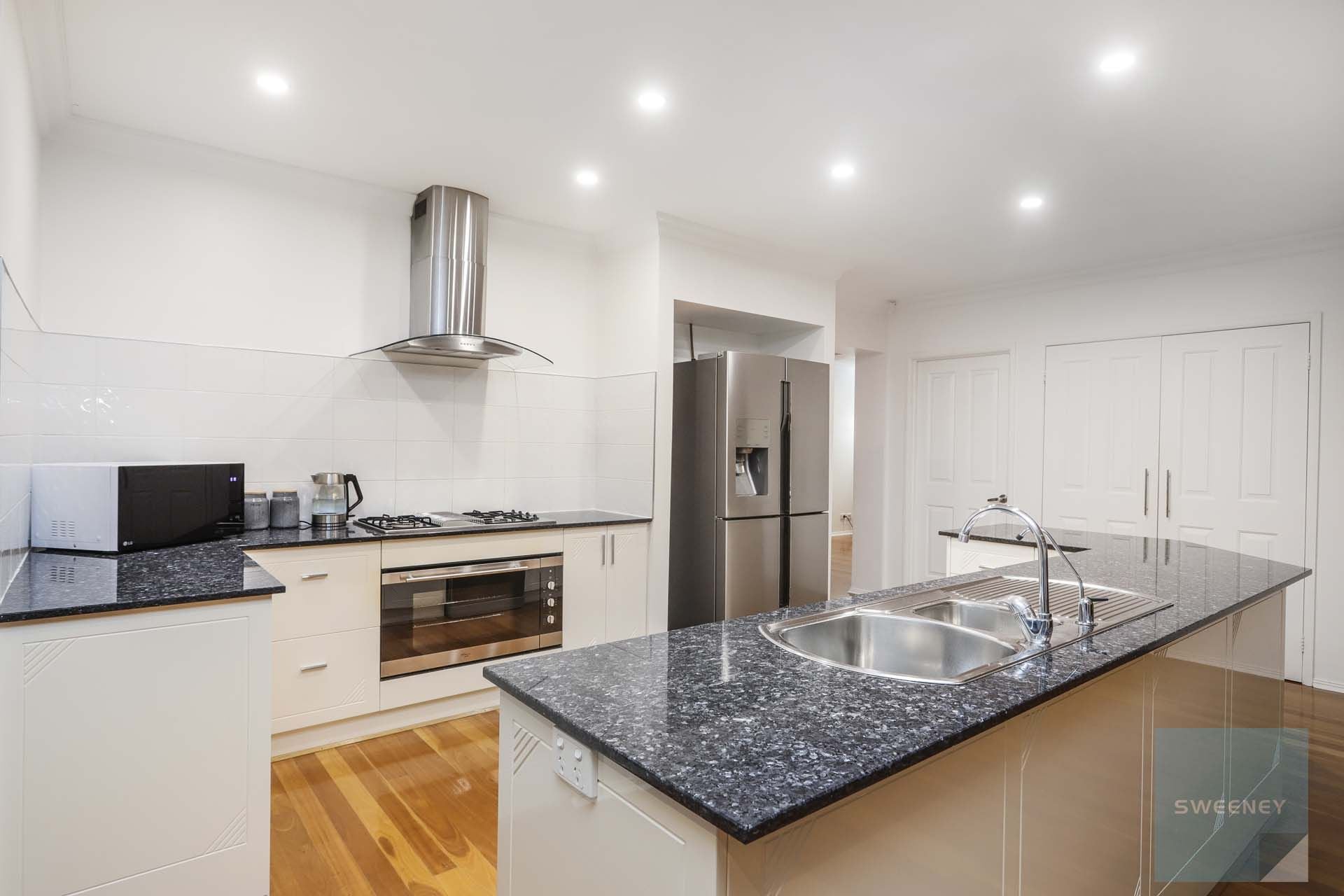 24 Sharrock Close, Caroline Springs - Thumbnail 8