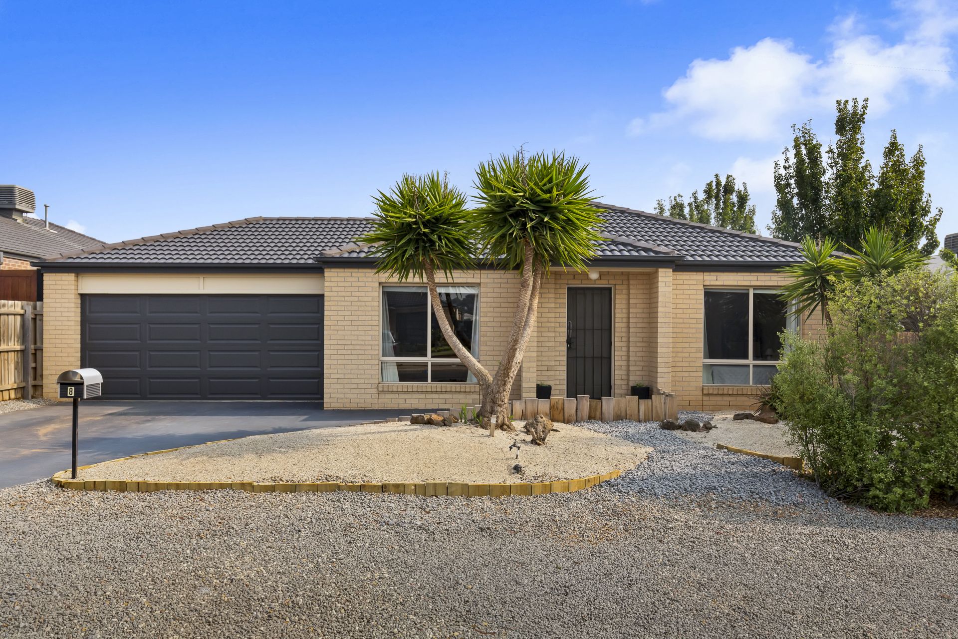 8 Simmons Drive, Bacchus Marsh - Thumbnail 2