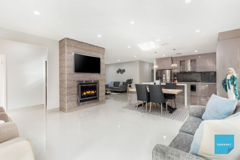 16 Caro Way, Fraser Rise - Thumbnail 8
