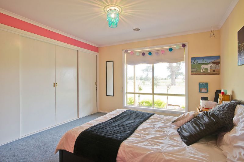 10 Parkside Drive