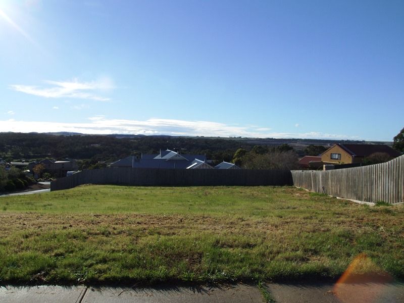 1 Fairway Crescent, Bacchus Marsh - Thumbnail 3