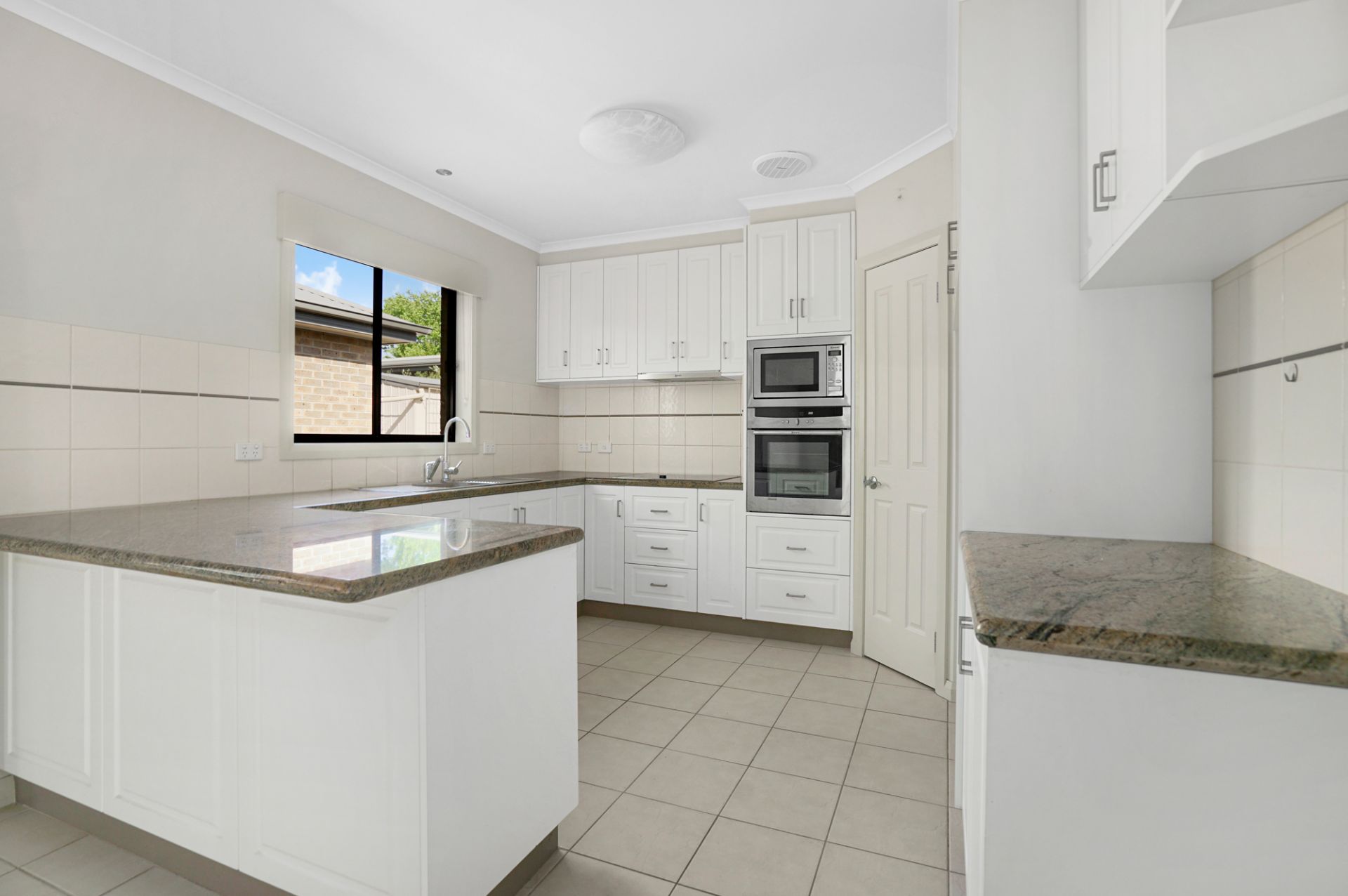 12 Tulloch Rise, Canadian, Canadian - Thumbnail 7