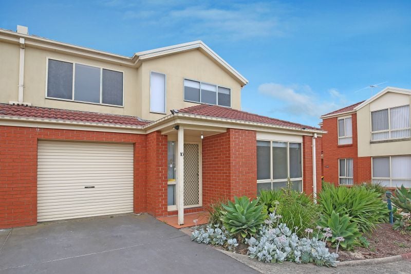 10/23 Kelvin Grove, South Morang