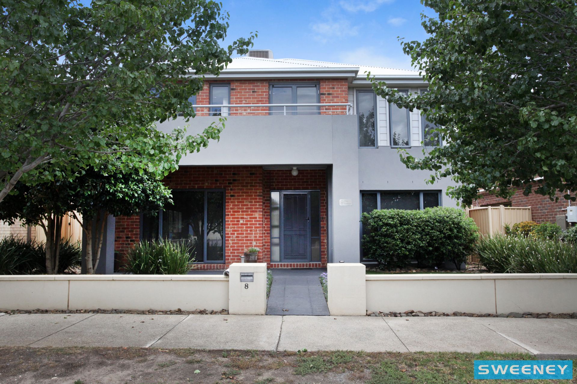 8 The Avenue, Caroline Springs - Thumbnail 2