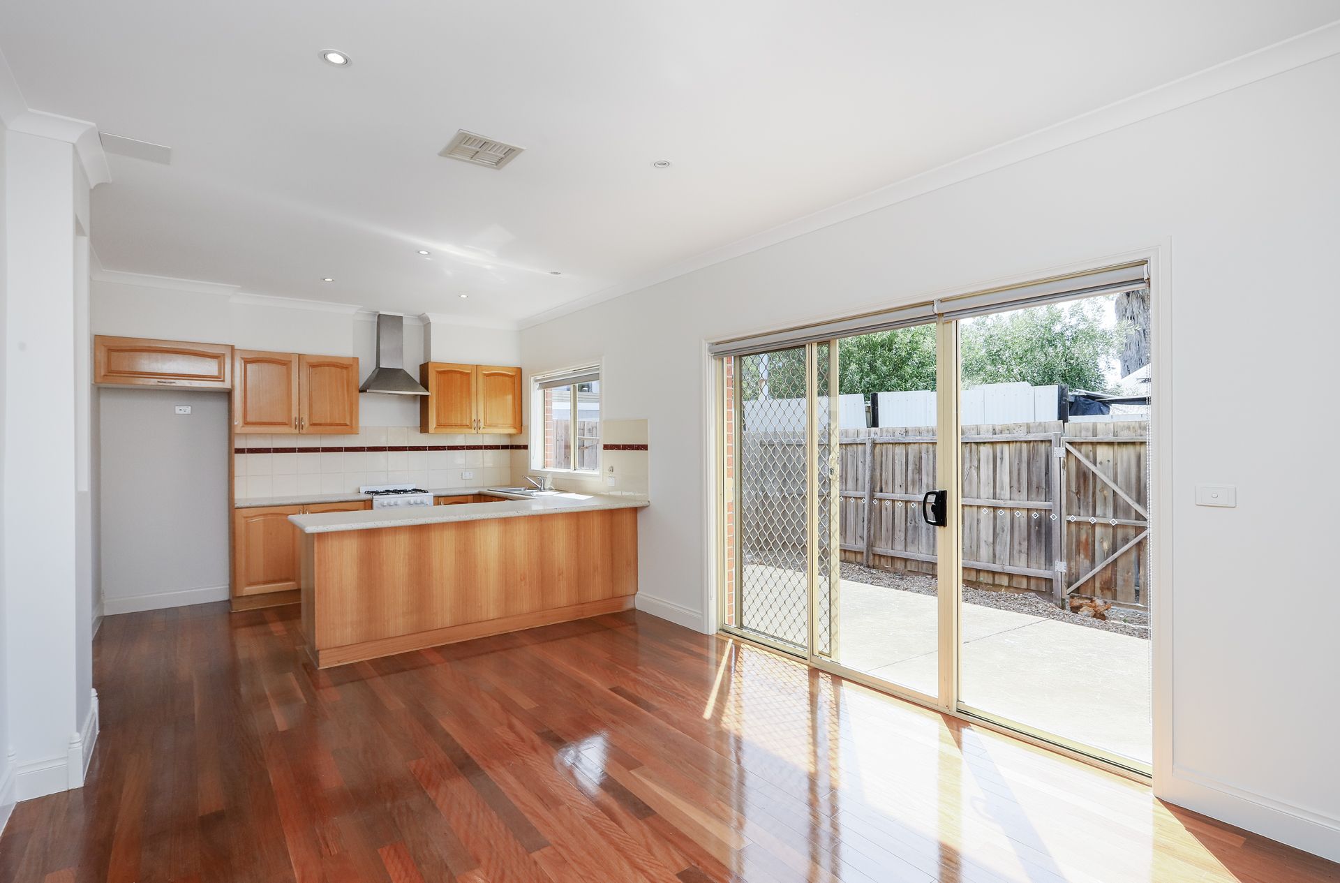 2/3 Dempster Street West Footscray VIC, West Footscray - Thumbnail 5