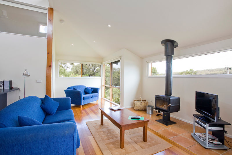 2/28-30 Bambra Road, Aireys Inlet, VIC, Aireys Inlet - Thumbnail 2