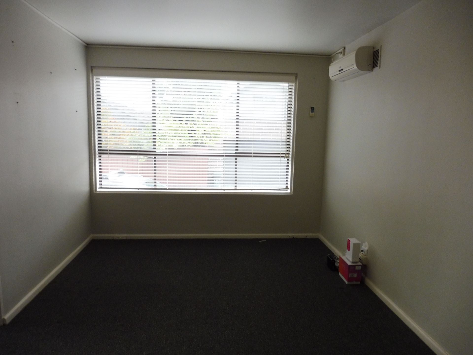 RENOVATED 1 BEDROOM UNIT