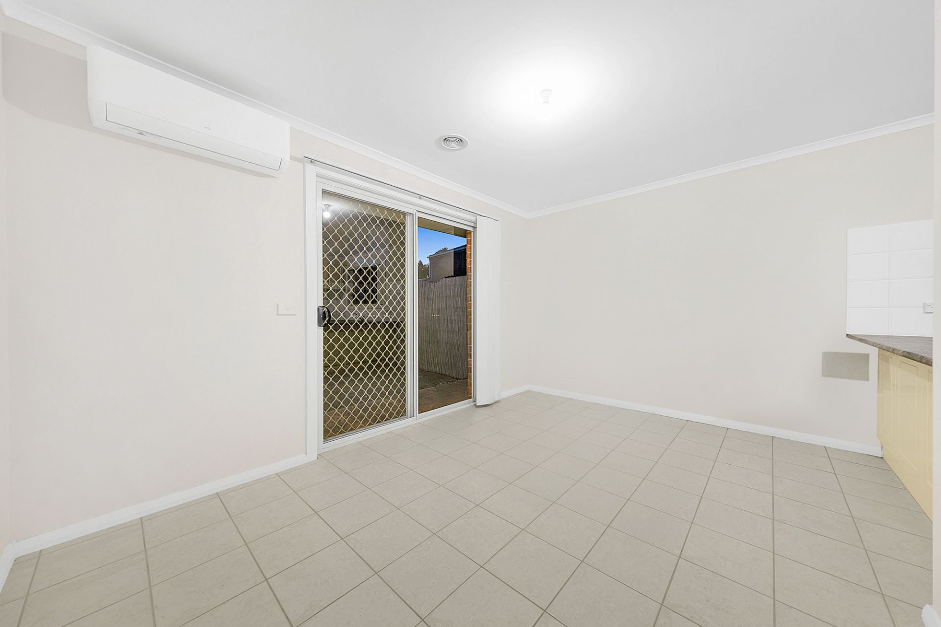 COSY & CLEAN TWO BEDROOM!