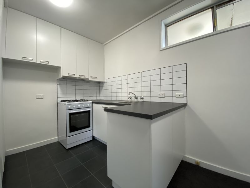 8/259 Gower Street, Preston
