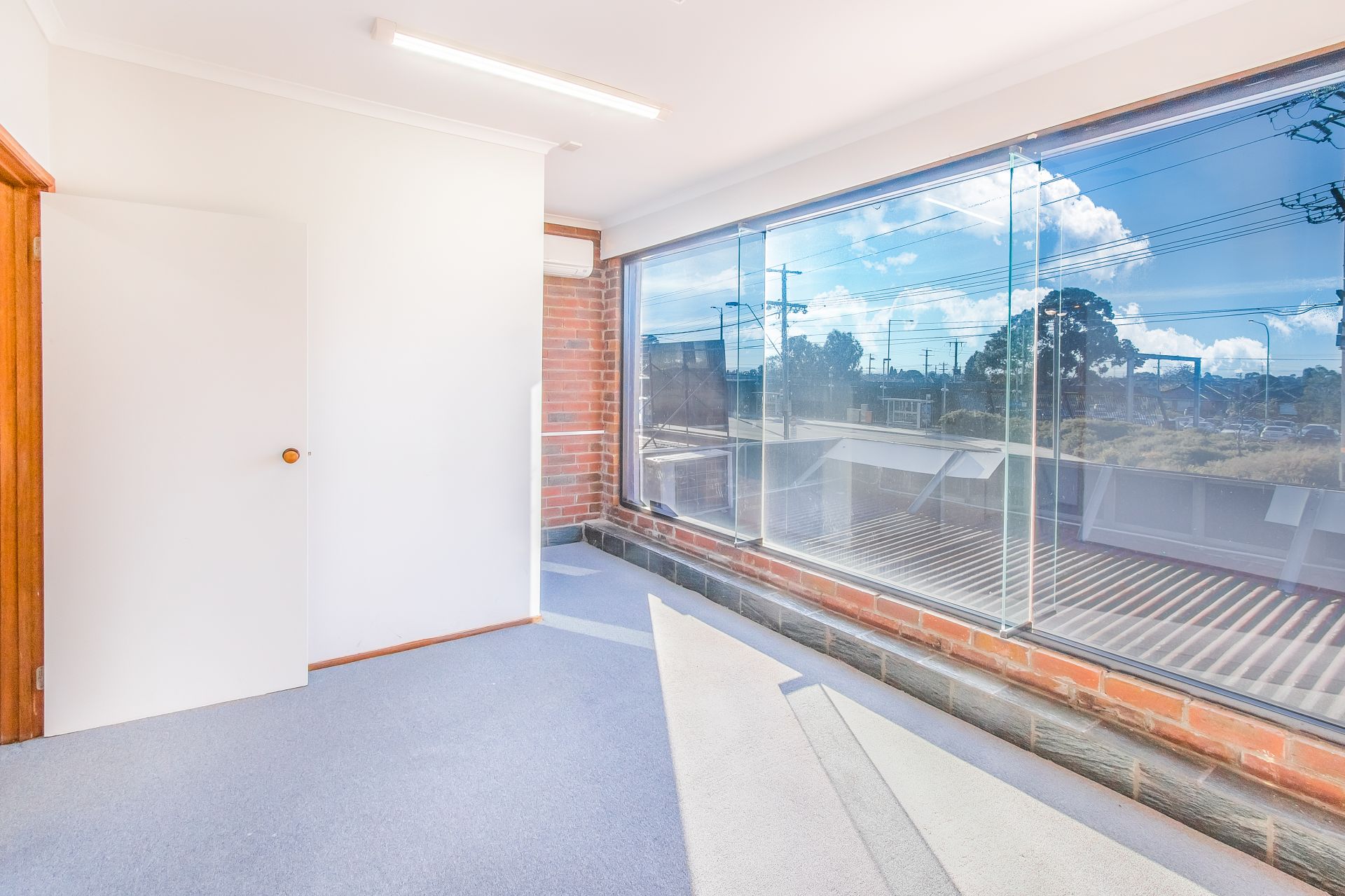 CORPORATE OFFICE SPACE