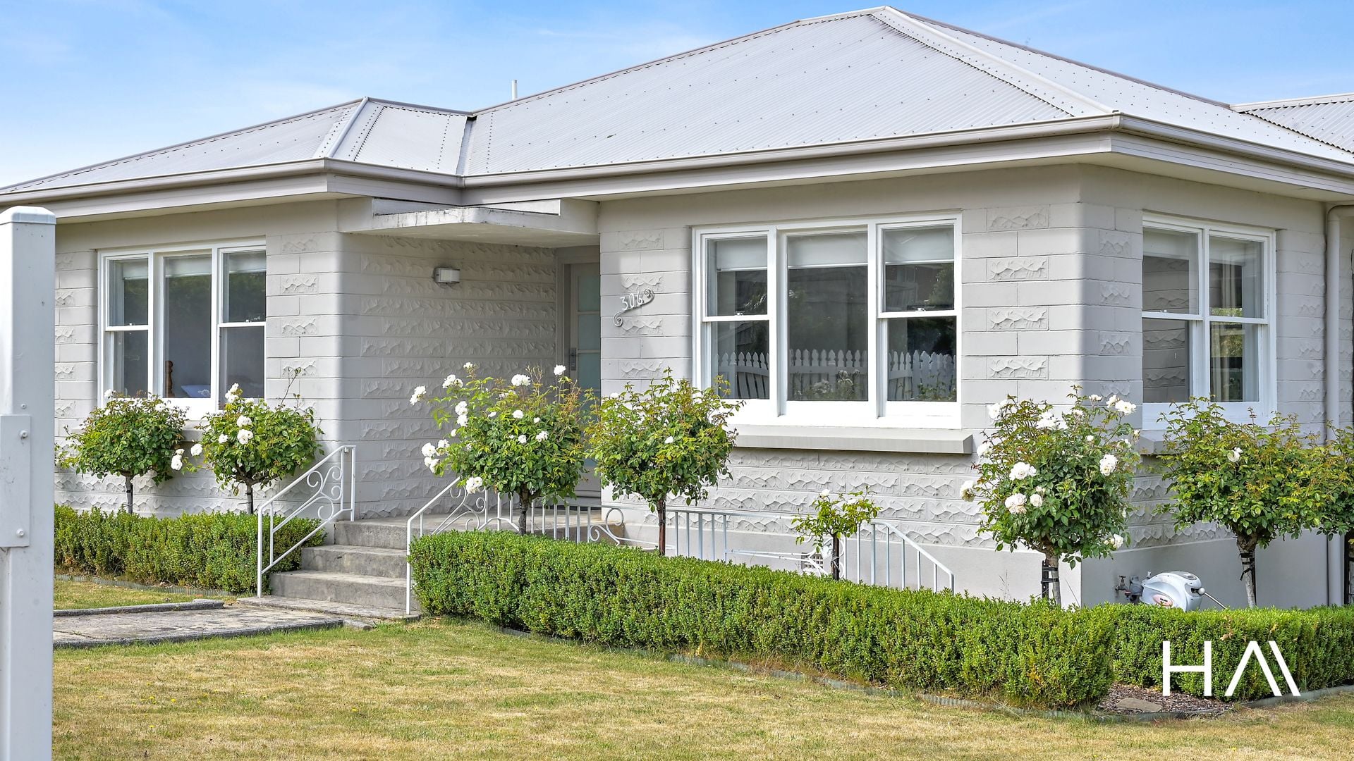 306 St Leonards Road St Leonards, St Leonards - Thumbnail 2
