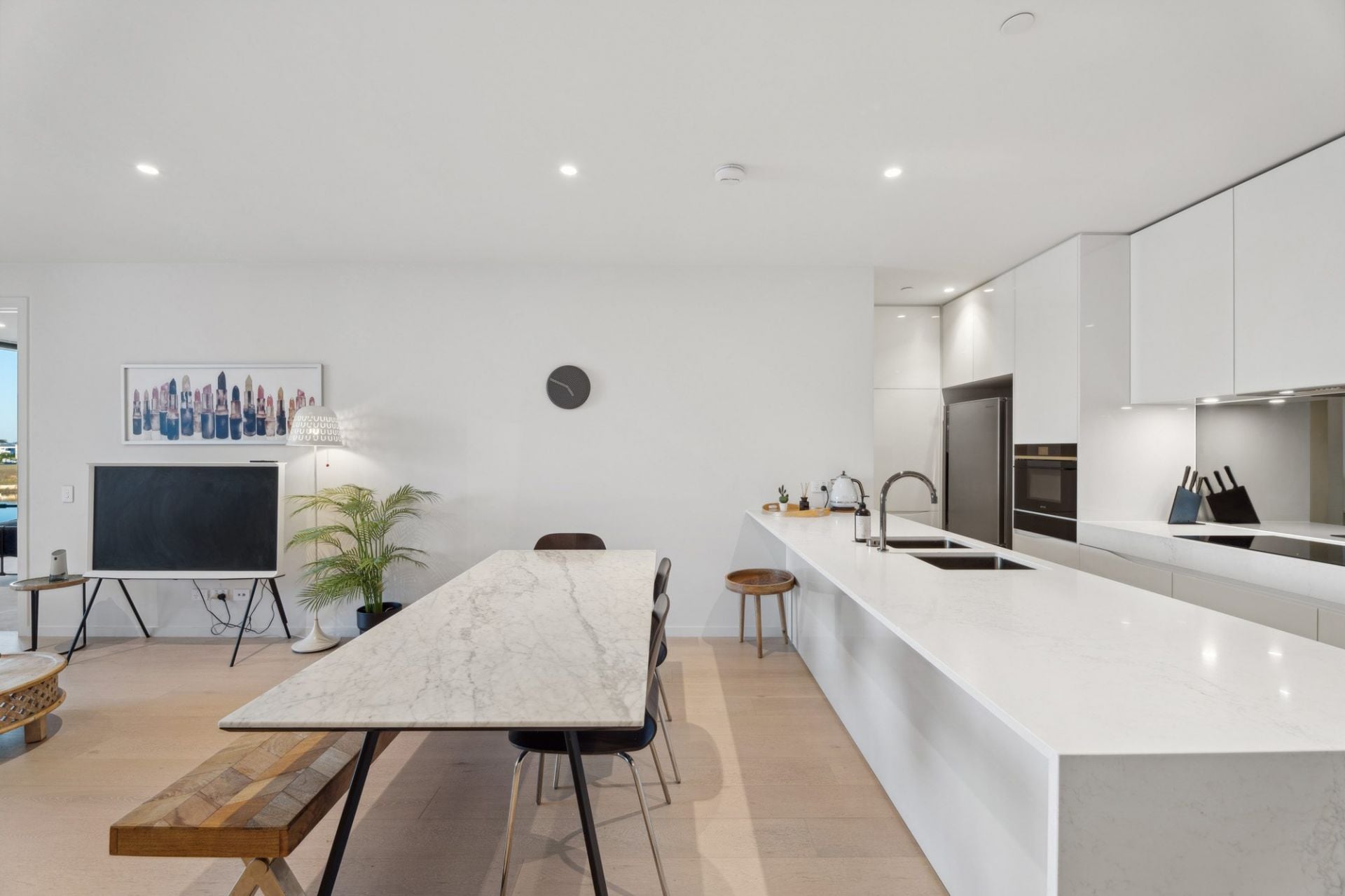 24 The Lanes Boulevard, Mermaid Waters - Thumbnail 5
