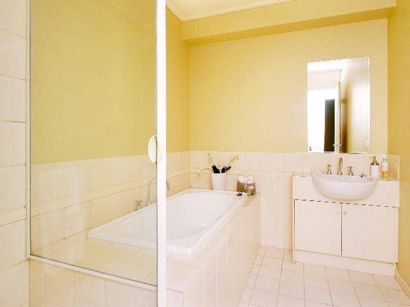 SECURE SOPHISTICATED SINGLE LEVEL APARTMENT !!!