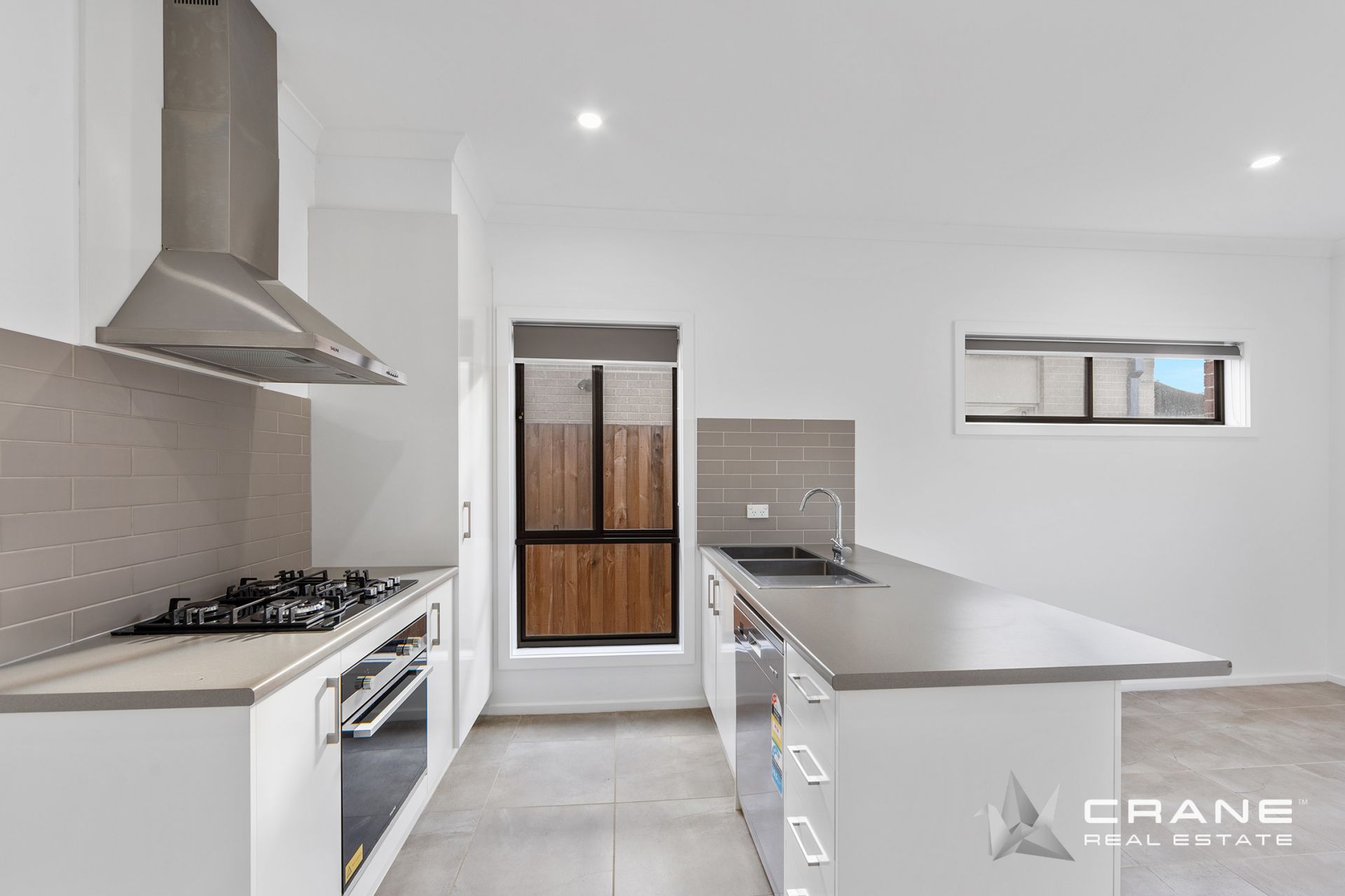 26 Joey Crescent Deanside VIC, Deanside - Thumbnail 2