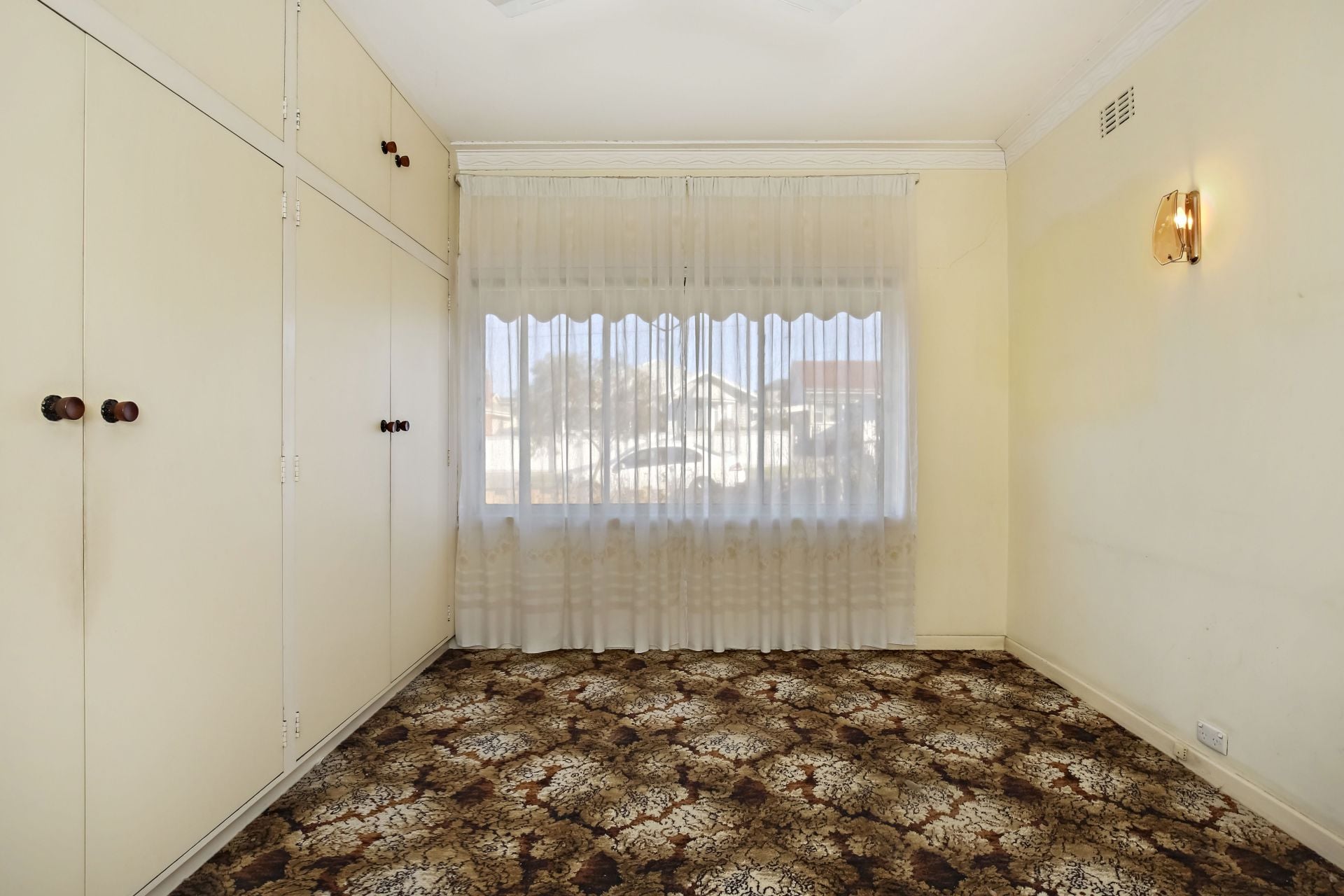 LIGHT, BRIGHT AND SPACIOUS