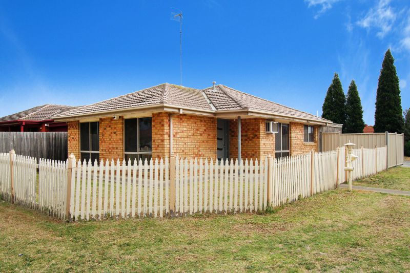 4 Woodlands Place, Lalor