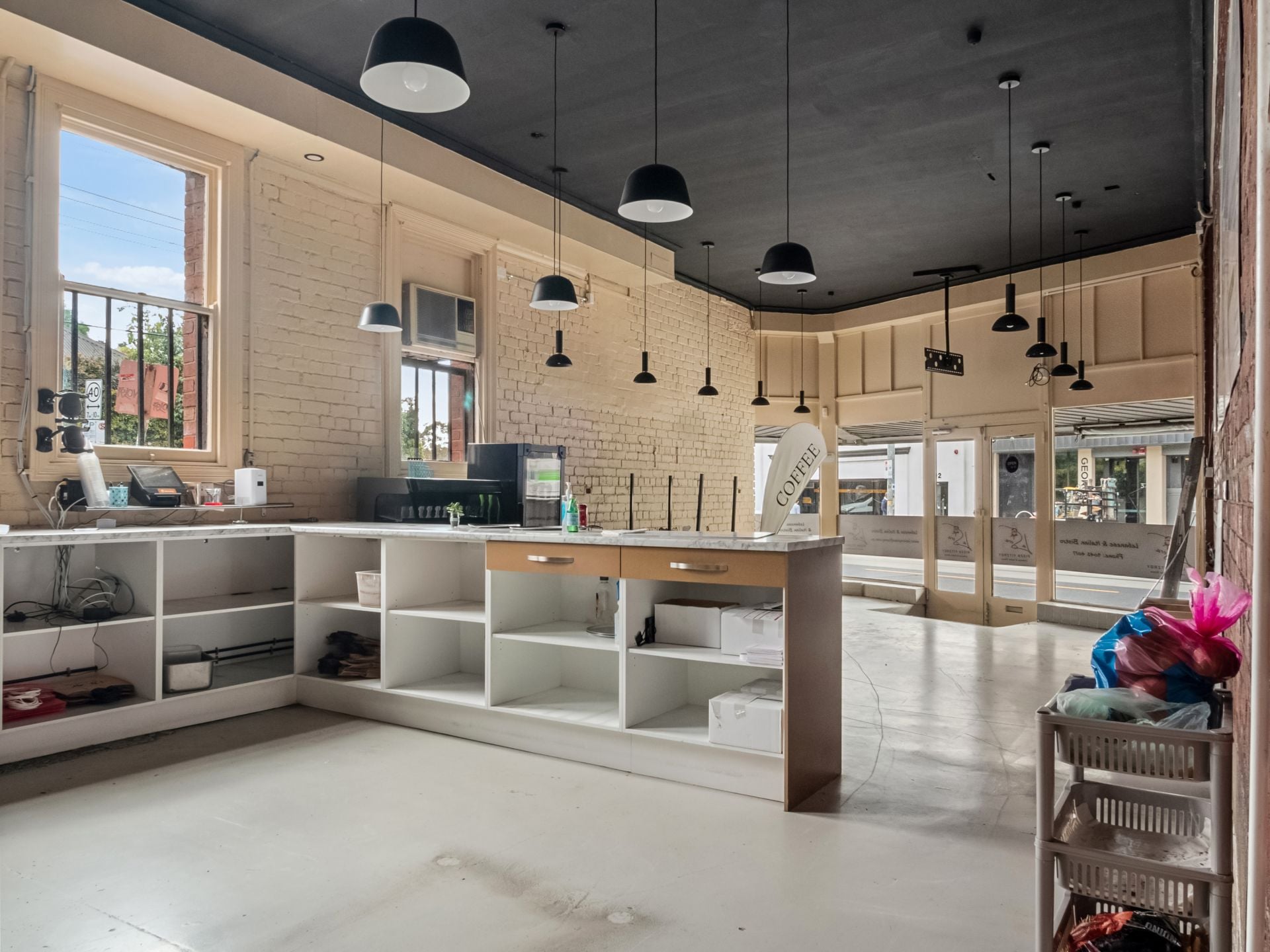 PROMINENT CORNER LOCATION of 448 sqm commercial space with 10 + car spaces.