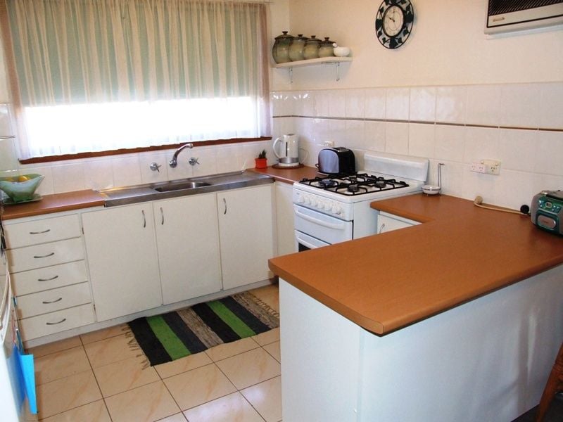 1/68 Grant Street, Bacchus Marsh - Thumbnail 3