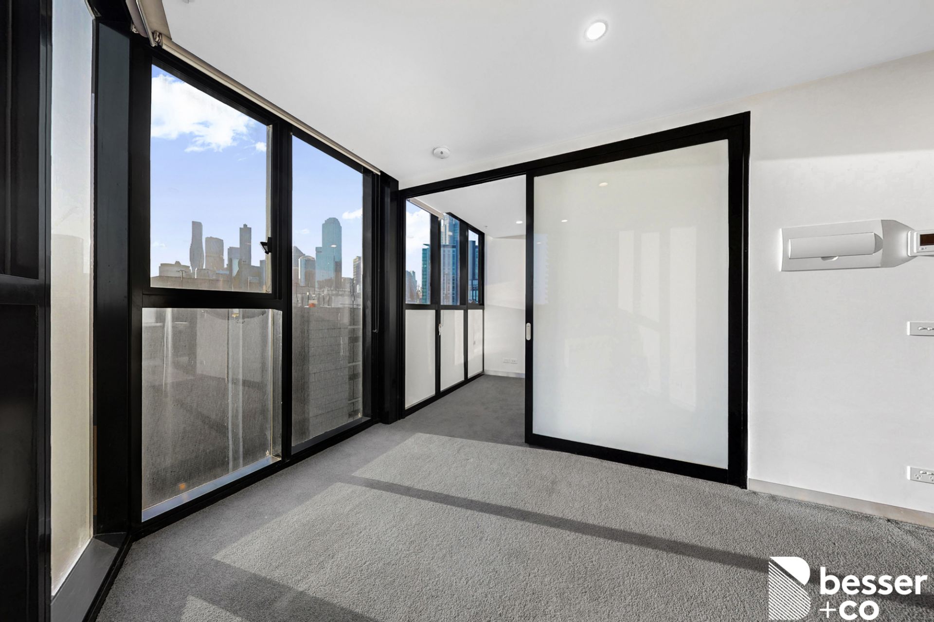 706/33 Clarke Street, Southbank - Thumbnail 5