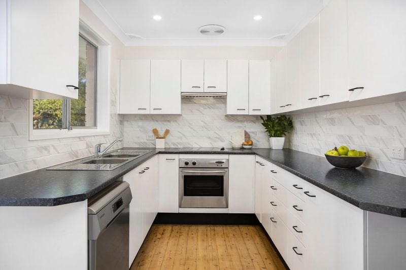 10 Renmark Place, Engadine, Engadine - Thumbnail 4