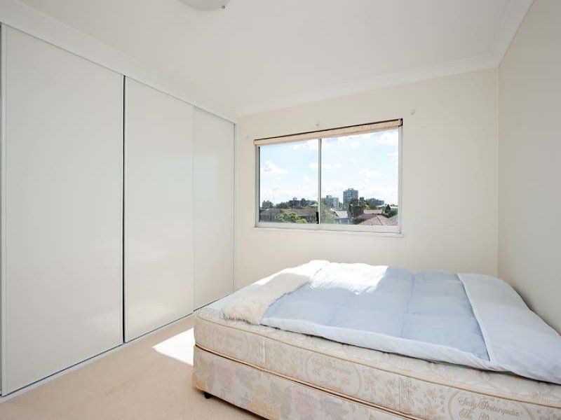 84/88 Wycombe Road NEUTRAL BAY NSW, Bay - Thumbnail 2