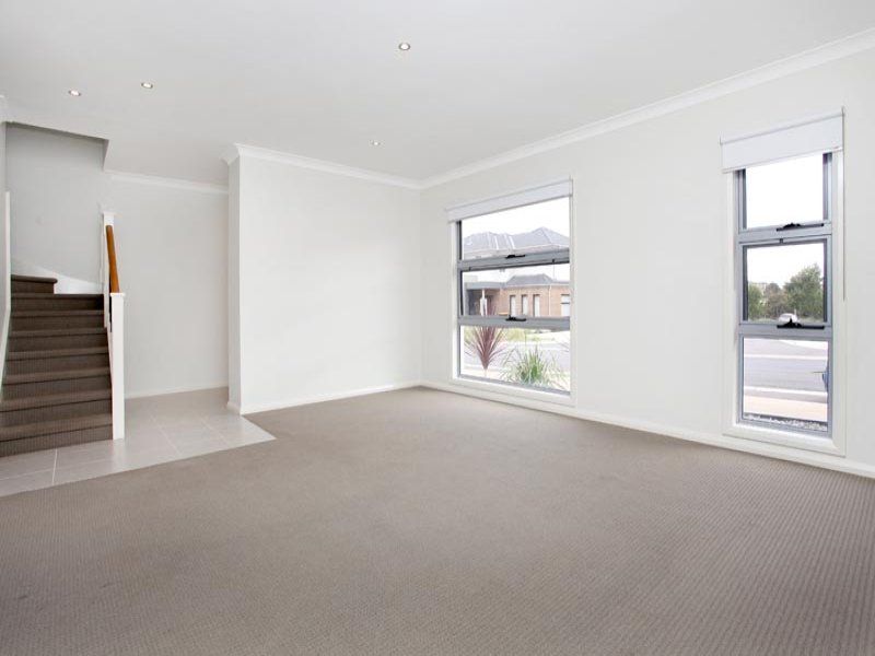 35 The Esplanade, Caroline Springs - Thumbnail 5
