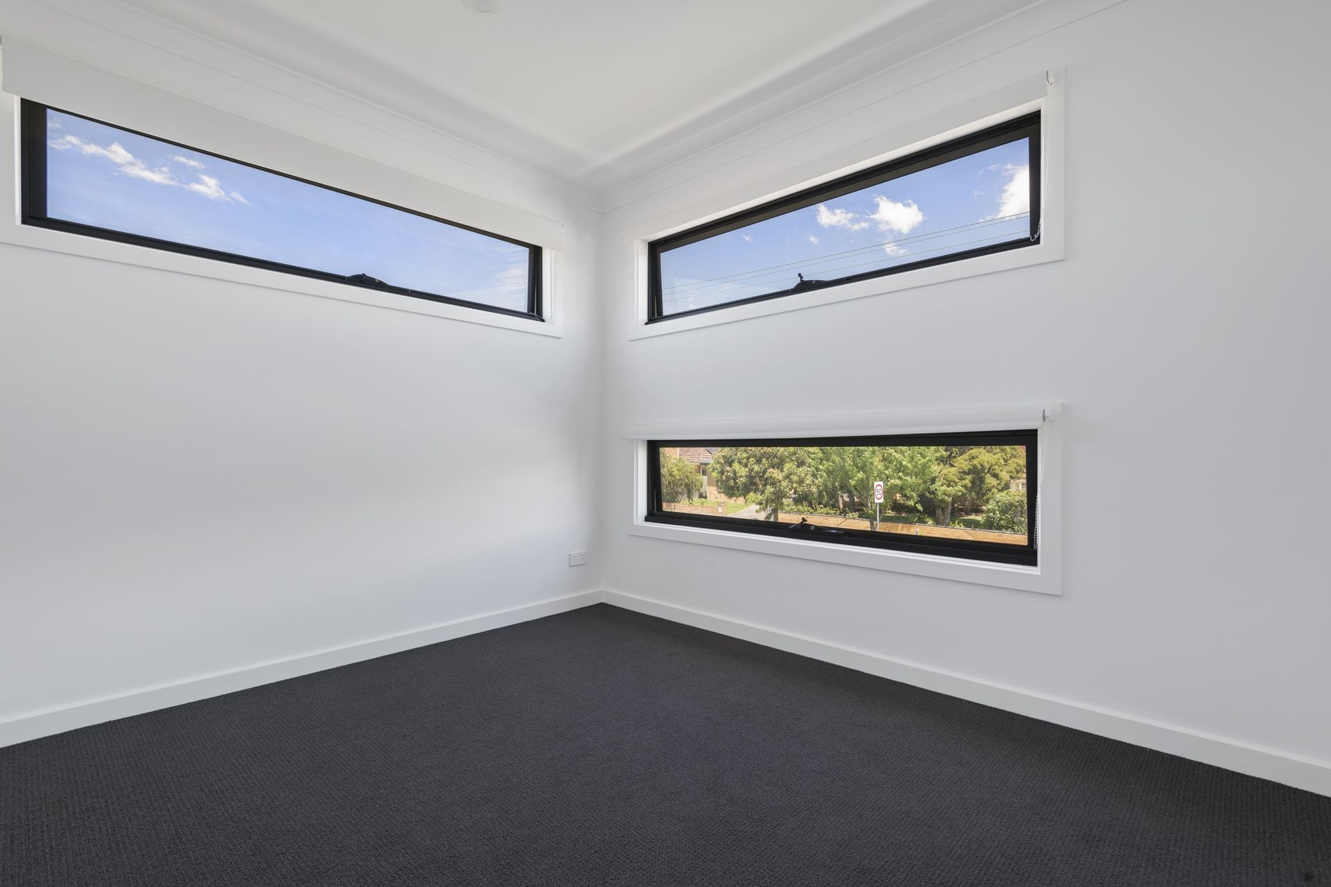 BRAND NEW TOWNHOUSE IN PRIME LOCATION