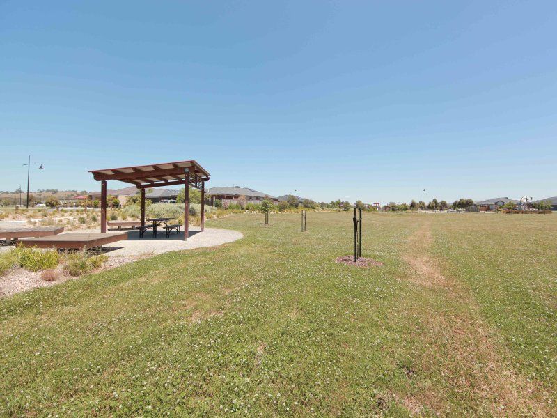 7 Niccoli Parkway MERNDA, 7 Niccoli Parkway Mernda - Thumbnail 2