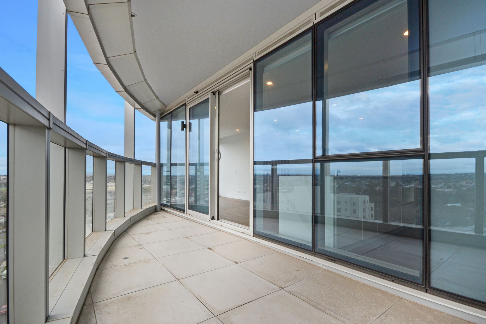 PREMIUM APARTMENT LIVING