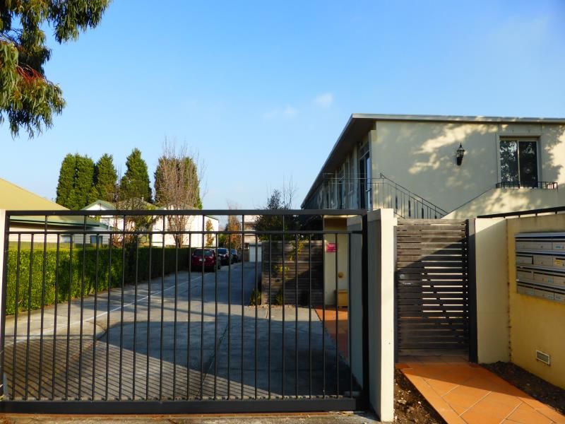 7/100 Collins Street, Thornbury