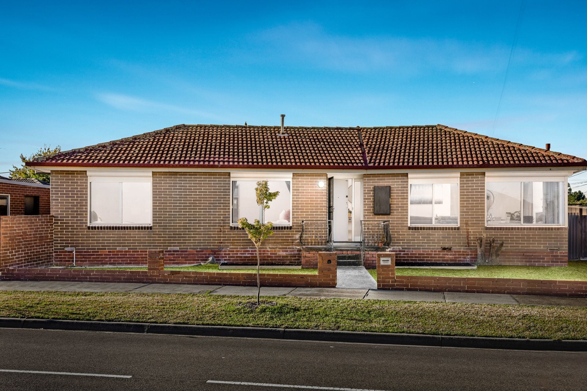 Stylish Abode, Sought After Surrounds