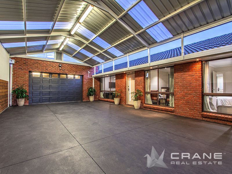 13 Snowdon Close KEILOR DOWNS VIC, Keilor Downs - Thumbnail 3