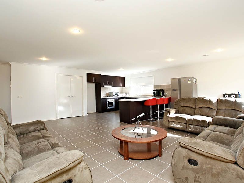 29 Edmondshaw Drive, Deer Park - Thumbnail 4