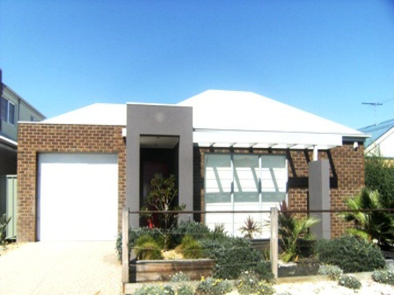 10 Gardenia Way, Caroline Springs - Thumbnail 2