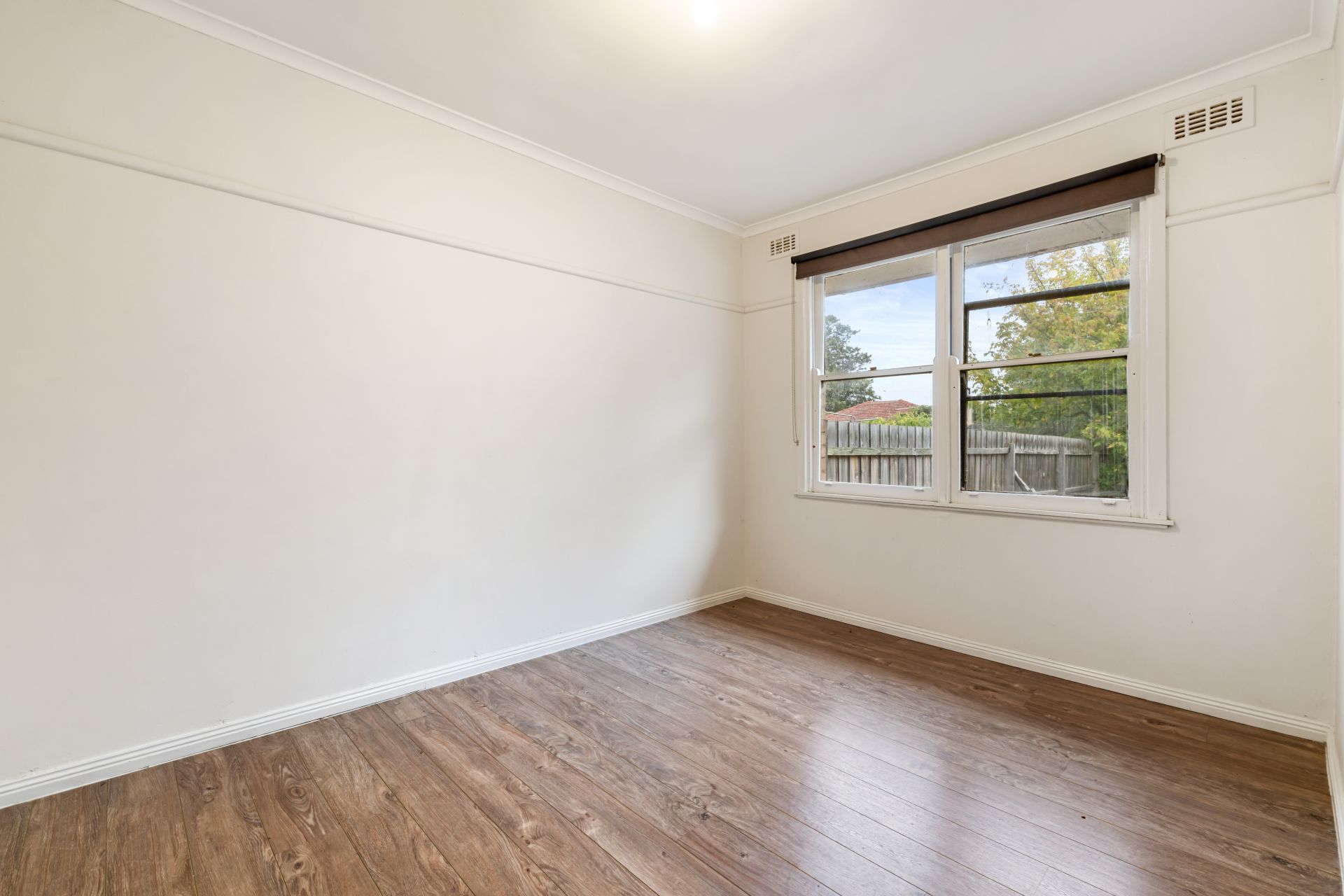 CHARMING HOME IN THE HEART OF RESERVOIR