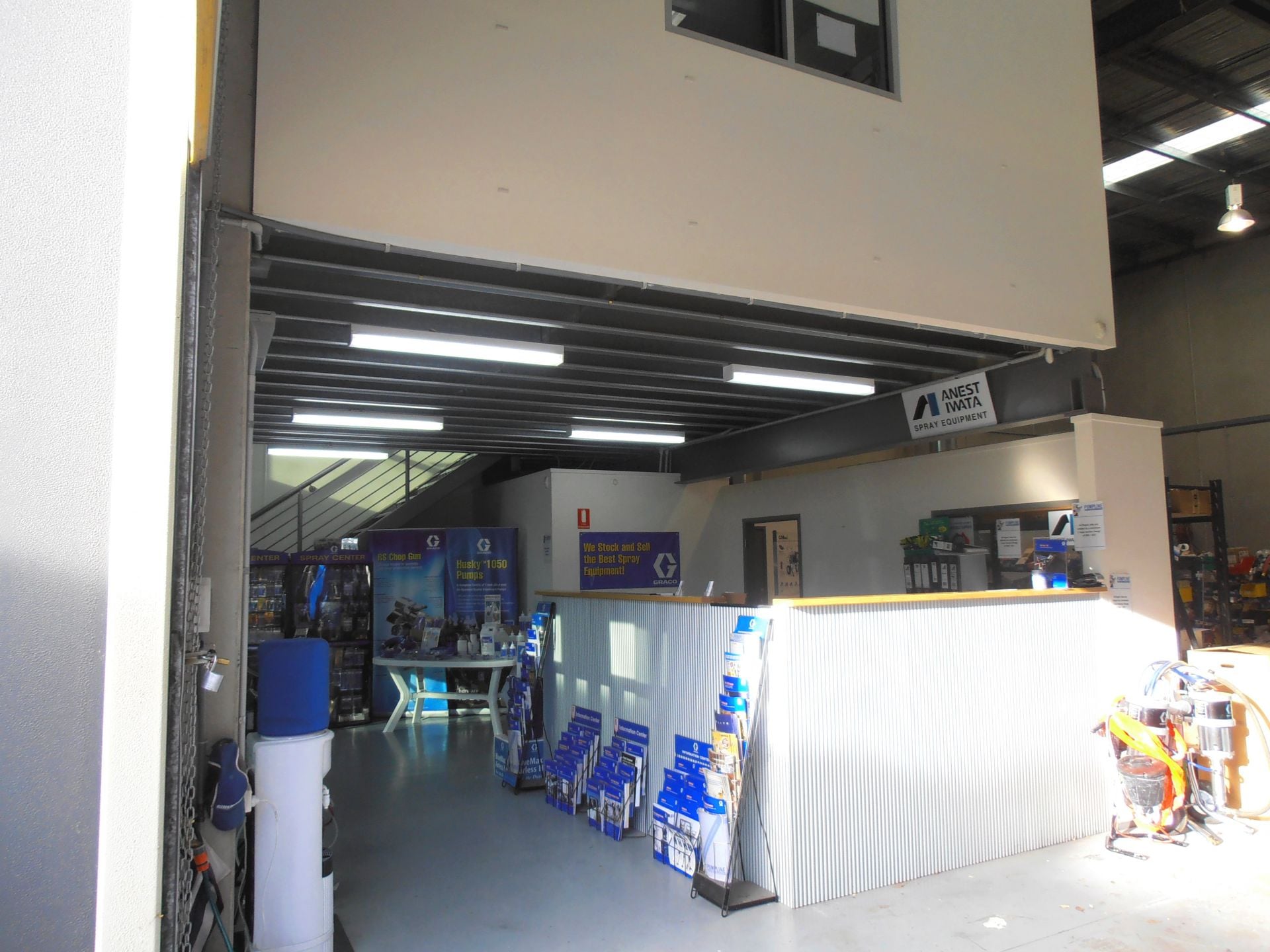 QUALITY OFFICE/WAREHOUSE