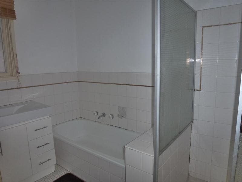 2 Bedroom Unit in Ideal Location!