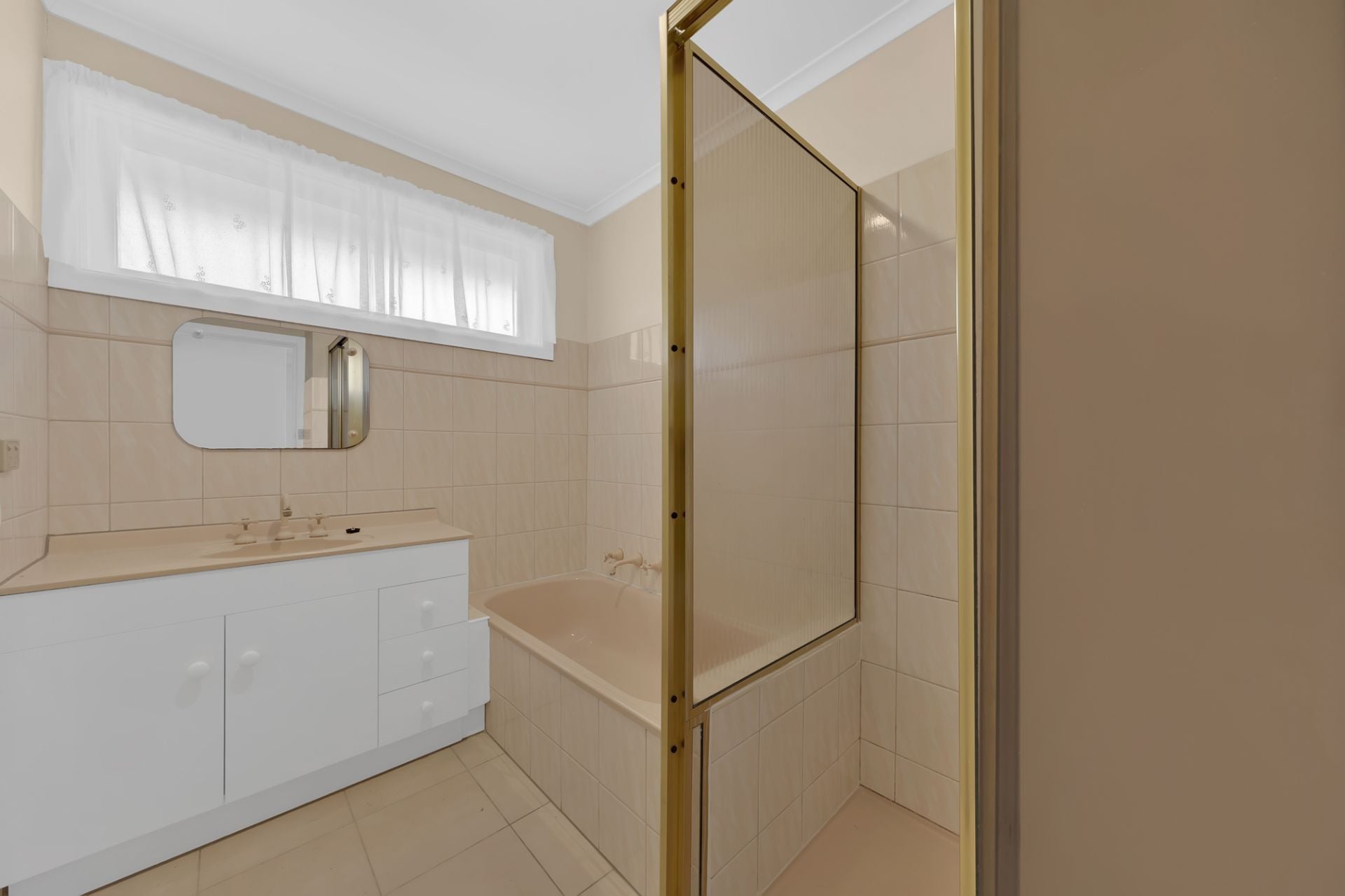 CENTRALLY LOCATED!